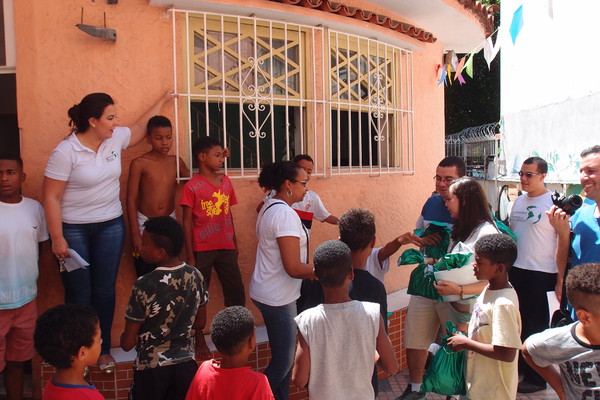 O dia acabou em festa - era Dia das Crianças!